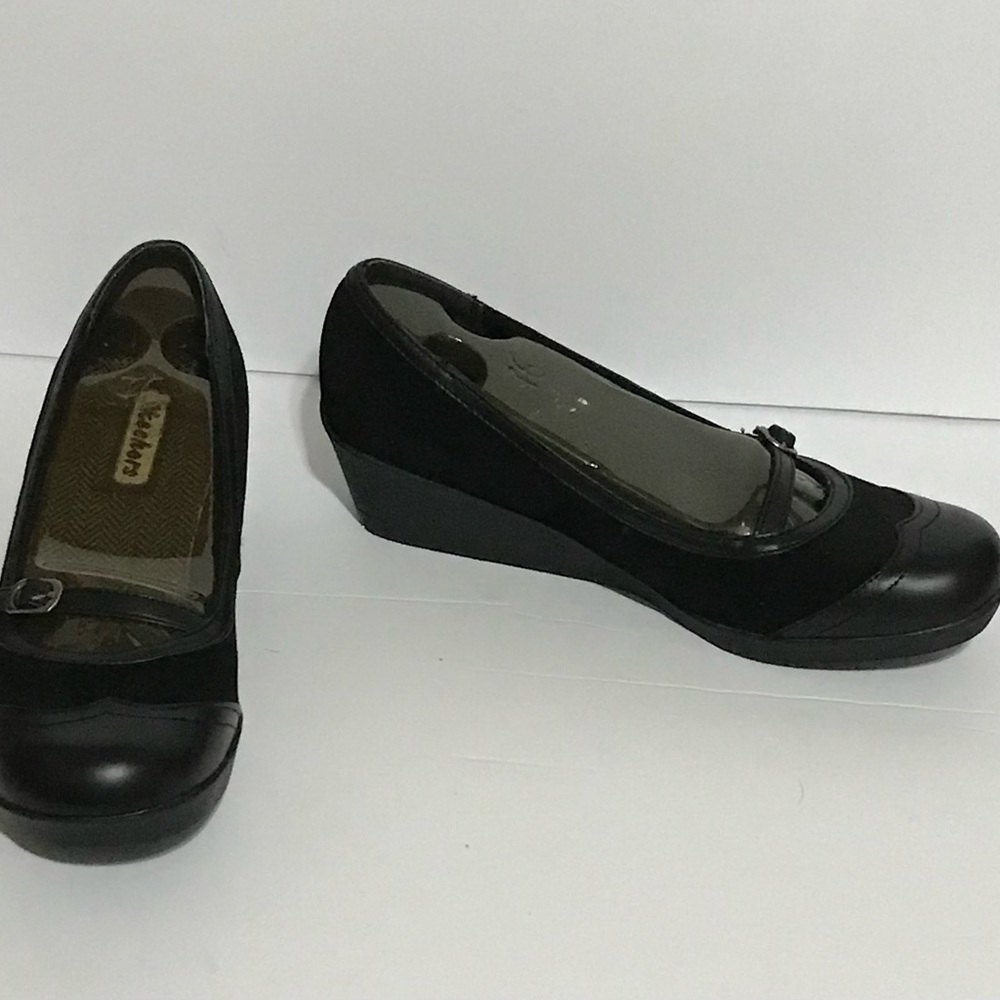 NWOT Skeckers Mary Jane Size 9.5 Black Wedge Shoes with Buckle Detail